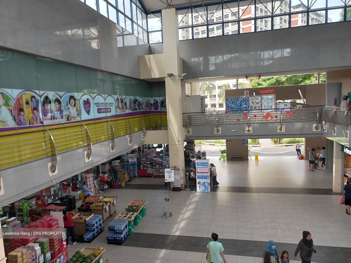 Elias Mall (D18), Retail #554822261